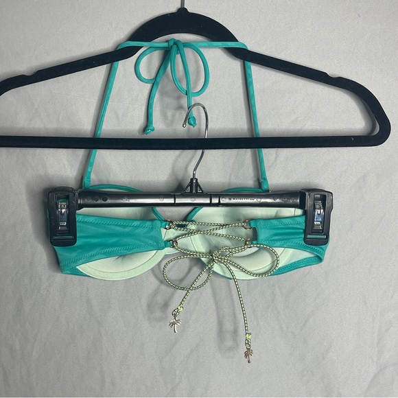 Victoria’s Secret Blue Bathing Suit Top - Picture 4 of 10